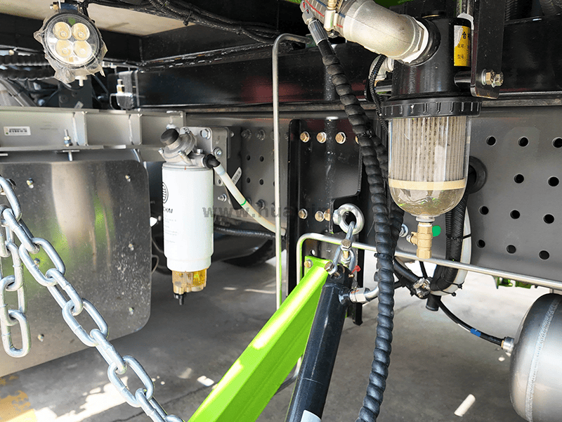 Sinotruk HOWO 4x2 Heavy-Duty Road Sweeper Truck-4 Sinotruk Howo 4x2 Tamion de balayeur de routes lourds-4