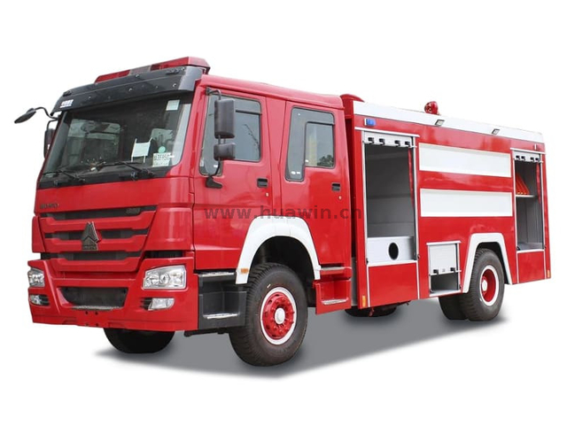 8 mètres cubes d'eau et d'équipement de lutte contre les incendies