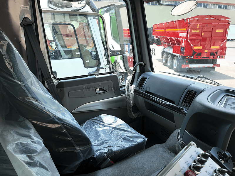 Sinotruk Howo 4x2 Tamier de balayeur de route lourds-10