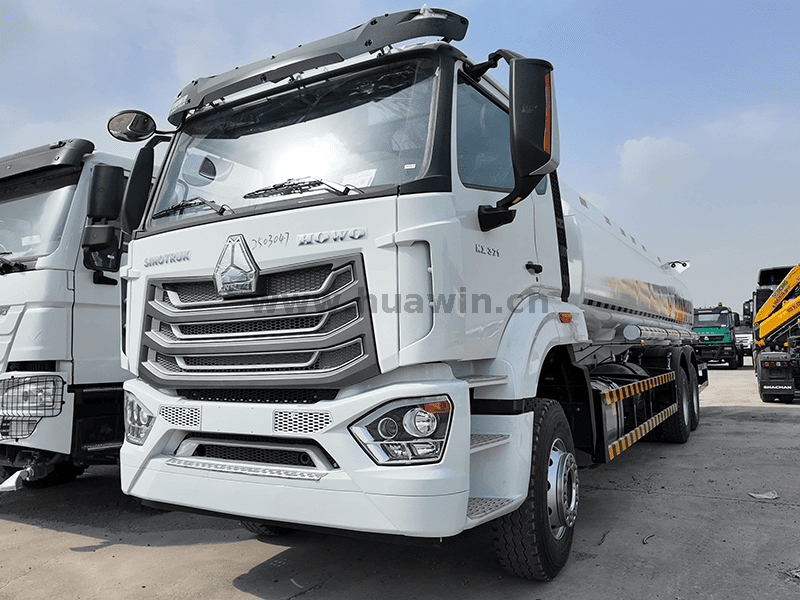 Sinotruk Howo Fuel Camioner Truck-NX-6 × 4