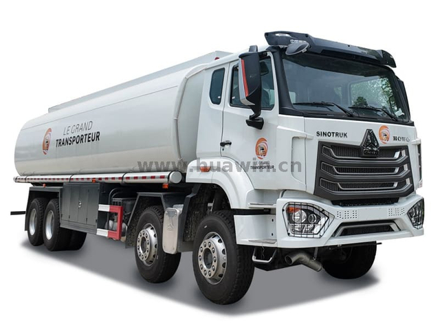 Camion Sinotruk Howo NX 8x4 Camion de carburant