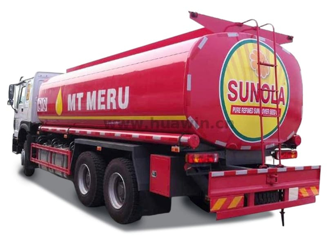 Sinotruk Howo 6x4 Camion-citerne de carburant 20 CBM