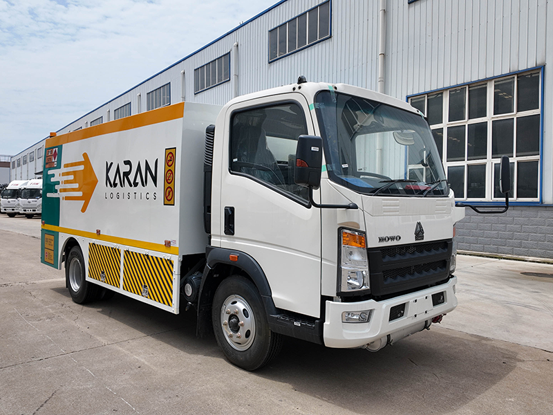 Sinotruk Howo Fuel Truck-Light Truck-7