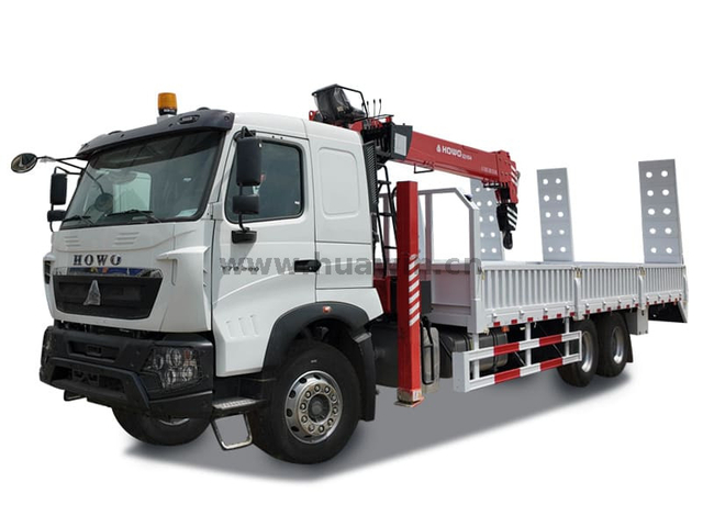 Camion de grue monté Sinotruk Howo 6x4 