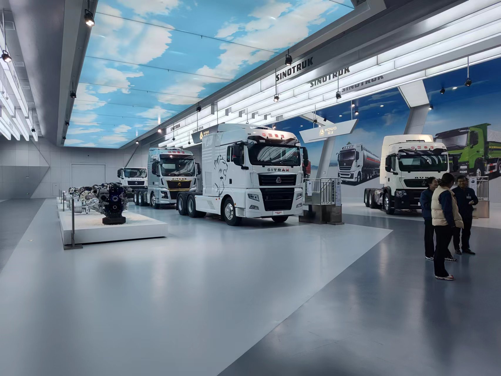 Bienvenue des amis de Dubaï pour visiter notre usine