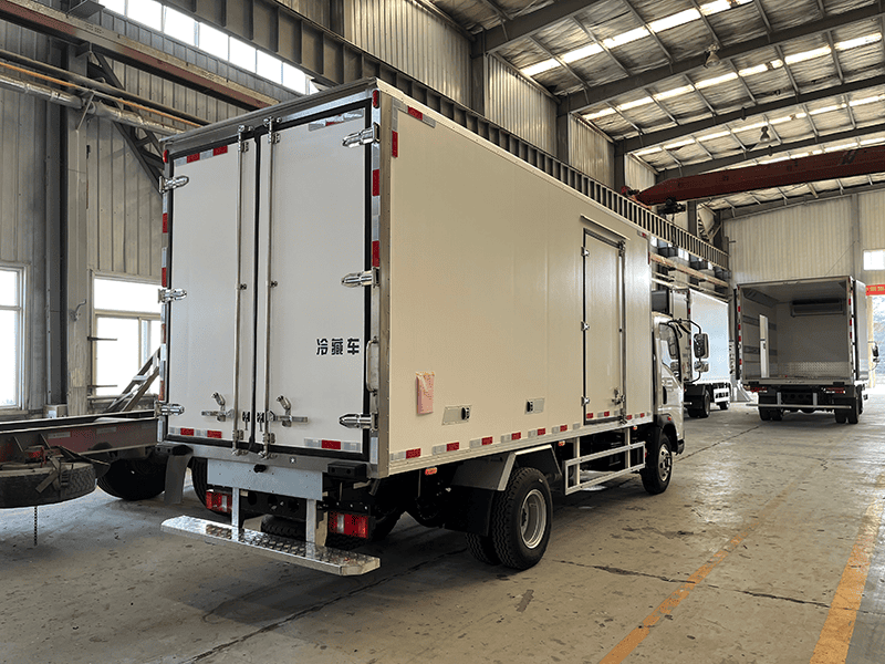 Howo r&eacute;frig&eacute;r&eacute; 4x2 Thermo King Unit Truck3