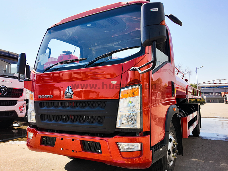 Camion d'aspiration f&eacute;cal