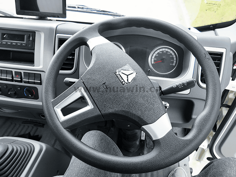 Sweeper de camion l&eacute;ger-7