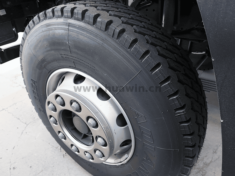 Howo Fuel Tanker-NX-8 &times; 4-5