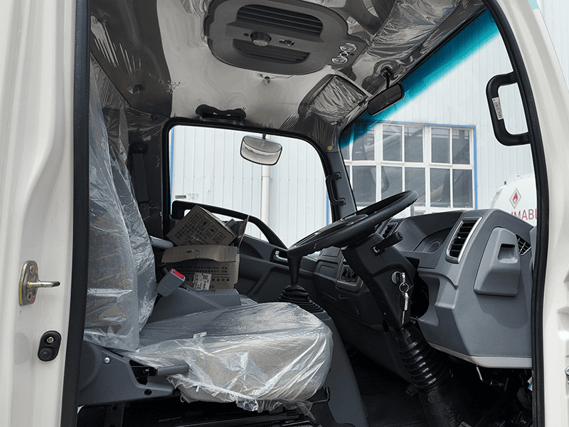 Sinotruk Howo Fuel Truck-Light Truck-5