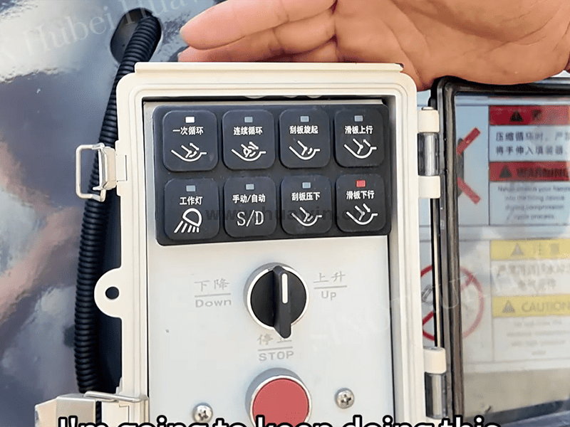 Camion compacteur de d&eacute;chets SINOTRUK HOWO-4x2-12