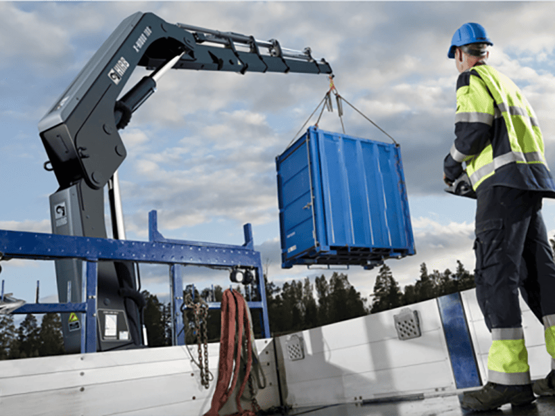 Camion-grue HOWO 6X4 avec grue &agrave; bras pli&eacute; 8T-8