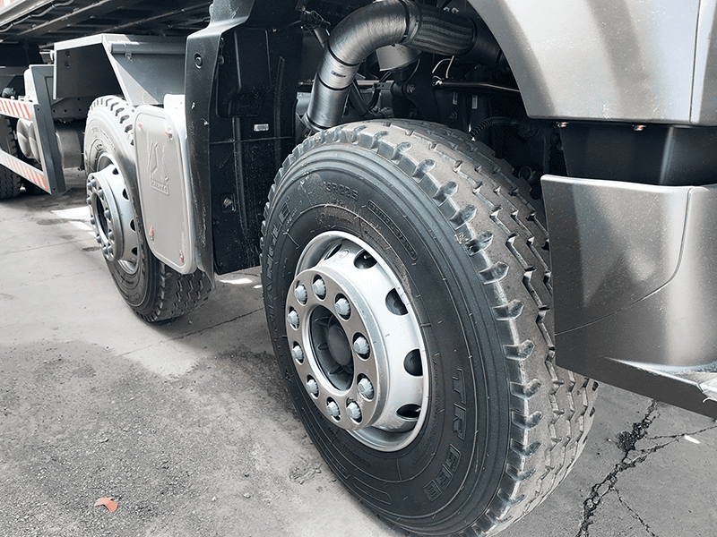 Sinotruk howo nx 8x4-4