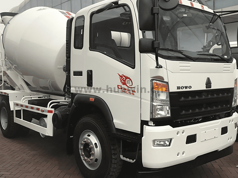 Sinotruk-Howo-4X2-180HP-4CBM-CONCRETE-MIXER-TUCK-OZ5167GJBG381CD1 (1)