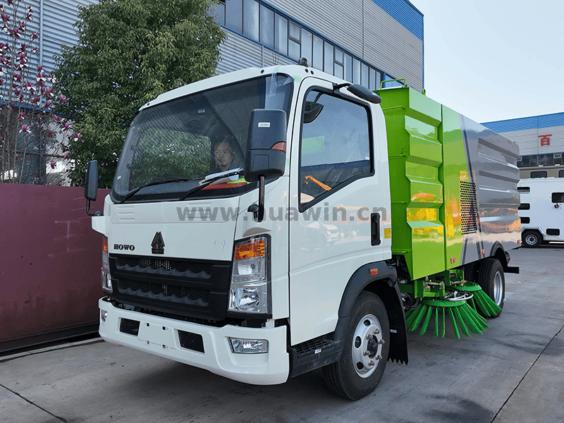 Sinotruk Howo Sweeper 4x2 Light Truck-2