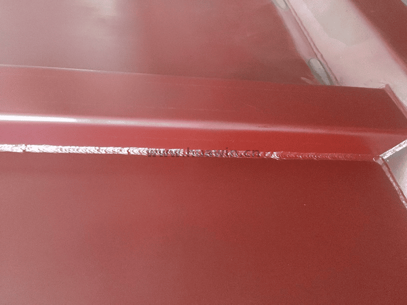 Camion compacteur de d&eacute;chets SINOTRUK HOWO-4x2-6、