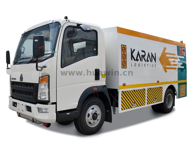 Camion léger du camion de carburant Sinotruk Howo 4x2