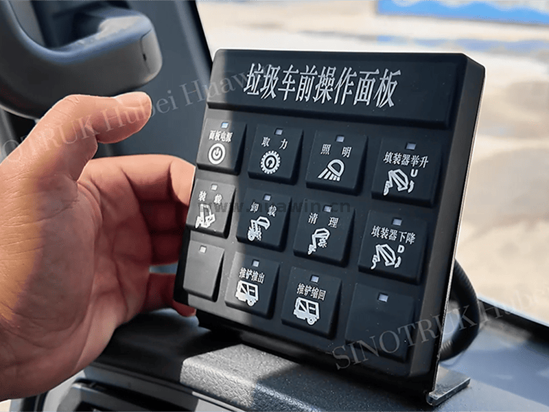 Camion compacteur de d&eacute;chets SINOTRUK HOWO-4x2-11 (1)